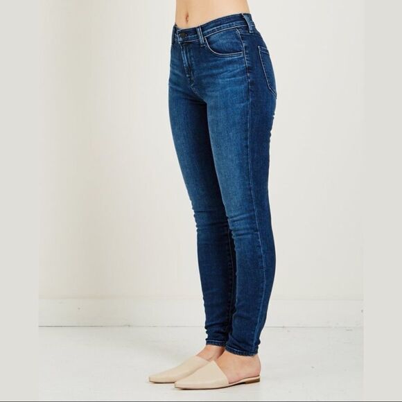 ✨ HP✨J Brand
Maria High Rise Skinny Jeans in Belladonna✨ - Picture 2 of 10